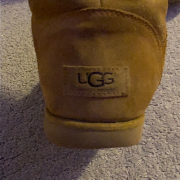 Tan UGG boots w Pom Poms - Picture 3 of 6